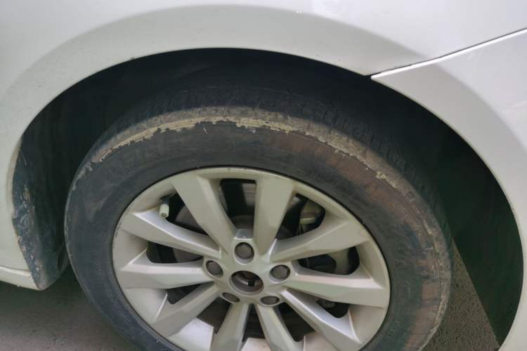Used Roewe i6 2017 20T Automatic Internet Smart Edition Right Front Wheel Hub