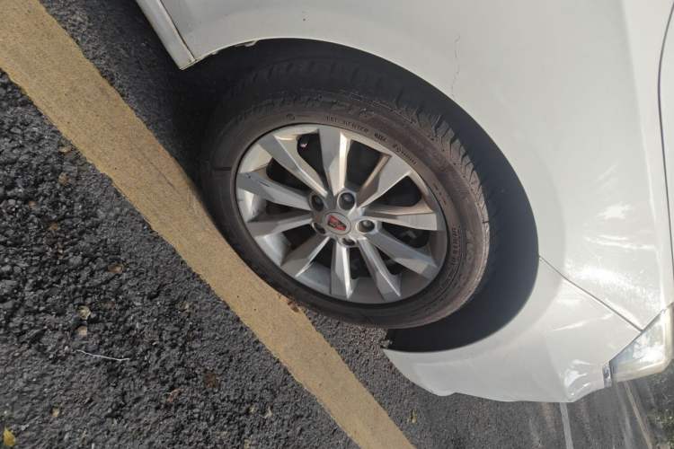 Used Roewe i6 2017 20T Automatic Internet Smart Edition Right Front Wheel Hub