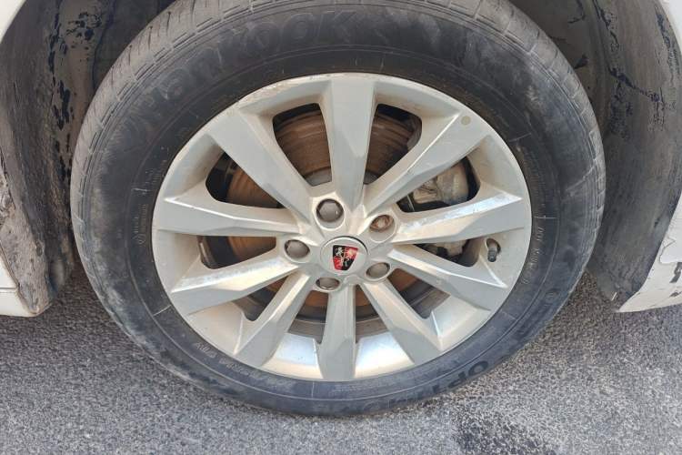 Used Roewe i6 2017 20T Manual Luxury Edition Right Front Wheel Hub