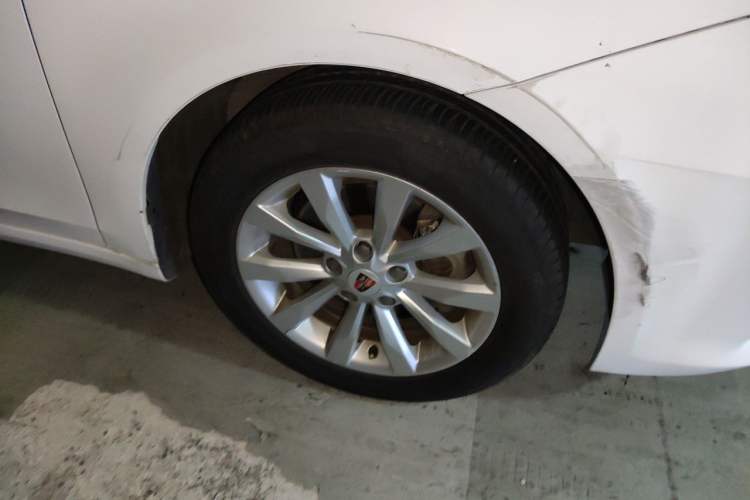 Used Roewe i6 2017 20T Automatic Flagship Edition Right Front Wheel Hub