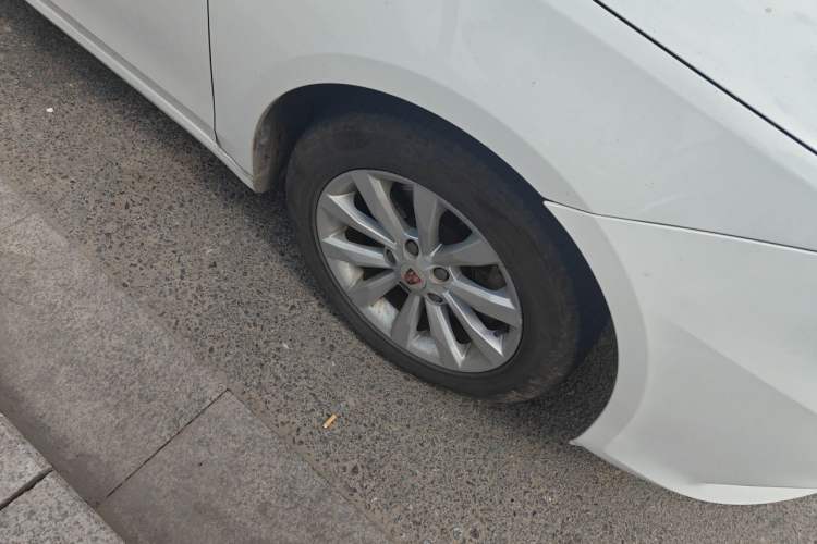 Used Roewe i6 2017 20T Automatic Flagship Edition Right Front Wheel Hub