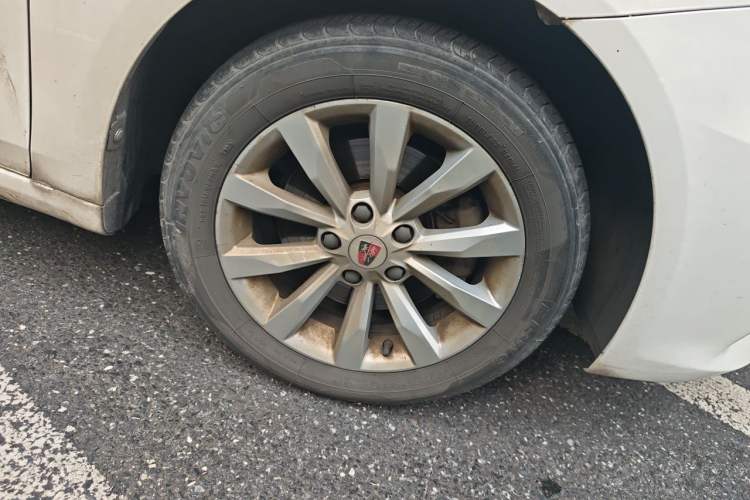 Used Roewe i6 2017 16T Automatic Flagship Edition Right Front Wheel Hub