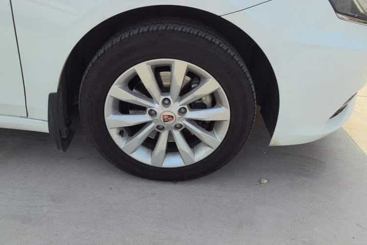 Used Roewe i6 2017 20T Automatic Internet Smart Edition Right Front Wheel Hub