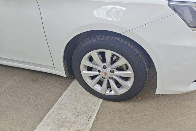 Used Roewe i6 2017 20T Automatic Internet Smart Edition Right Front Wheel Hub