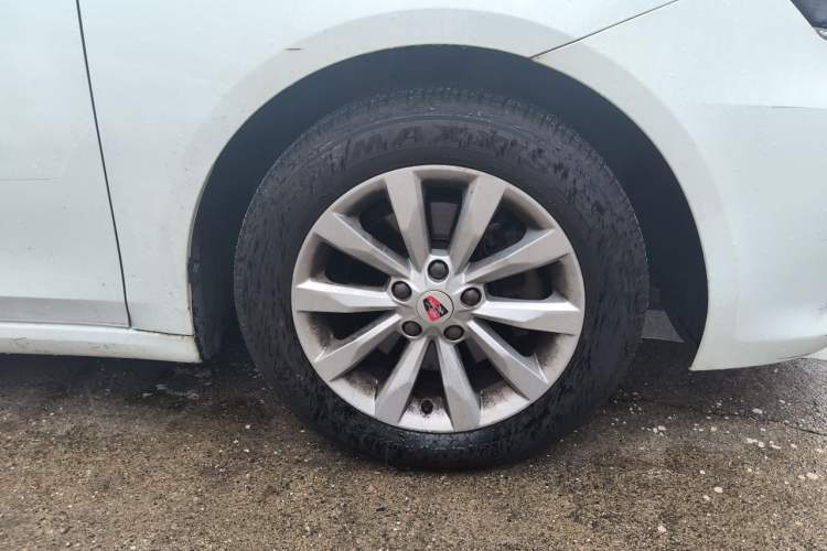 Used Roewe i6 2017 20T Automatic Internet Smart Edition Right Front Wheel Hub