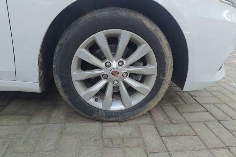 Used Roewe i6 2017 16T Automatic Connected Smart Edition Right Front Wheel Hub