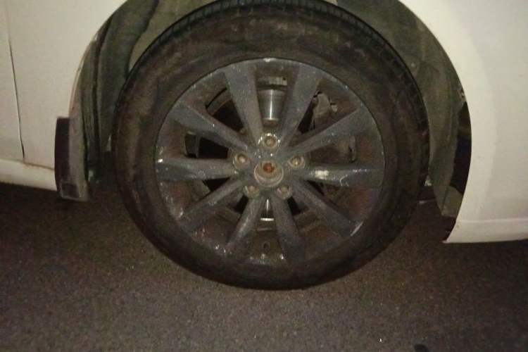 Used Roewe i6 2017 20T Automatic Internet Smart Edition Right Front Wheel Hub