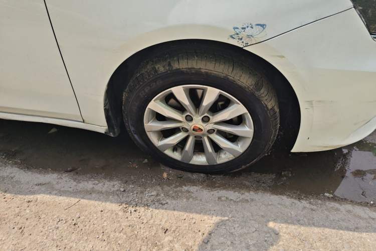 Used Roewe i6 2017 20T Automatic Flagship Edition Right Front Wheel Hub