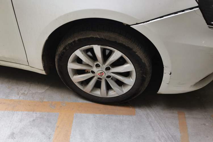 Used Roewe i6 2017 20T Automatic Flagship Edition Right Front Wheel Hub