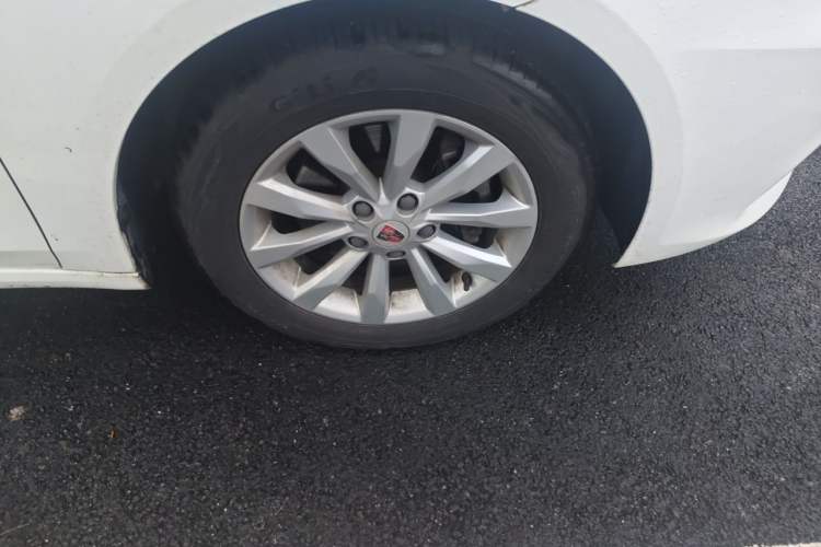 Used Roewe i6 2017 20T Automatic Internet Smart Edition Right Front Wheel Hub