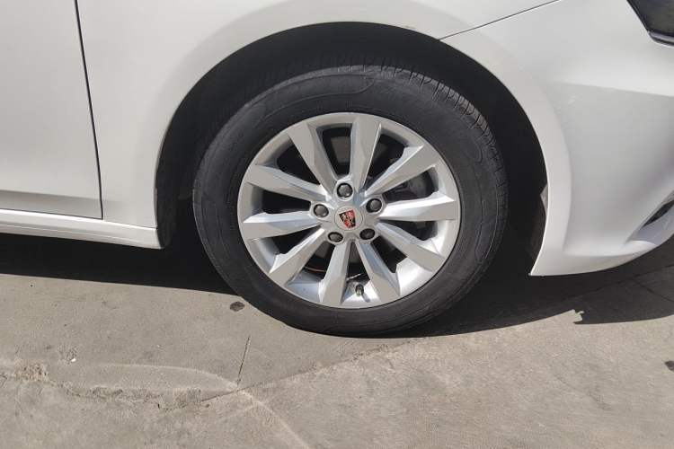 Used Roewe i6 2017 20T Manual Luxury Edition Right Front Wheel Hub