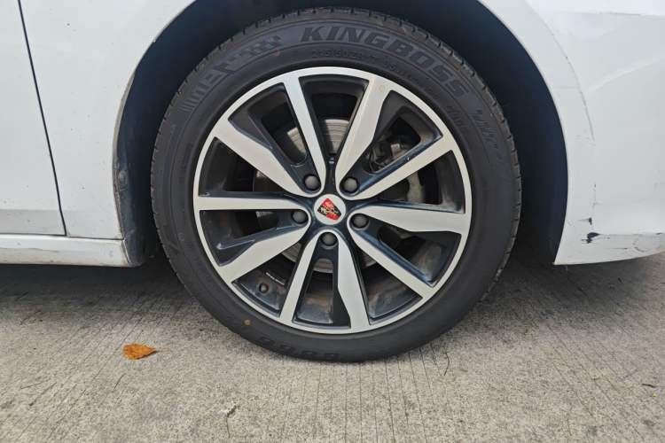 Used Roewe i6 2017 20T Automatic Internet ZhiZun Edition Right Front Wheel Hub