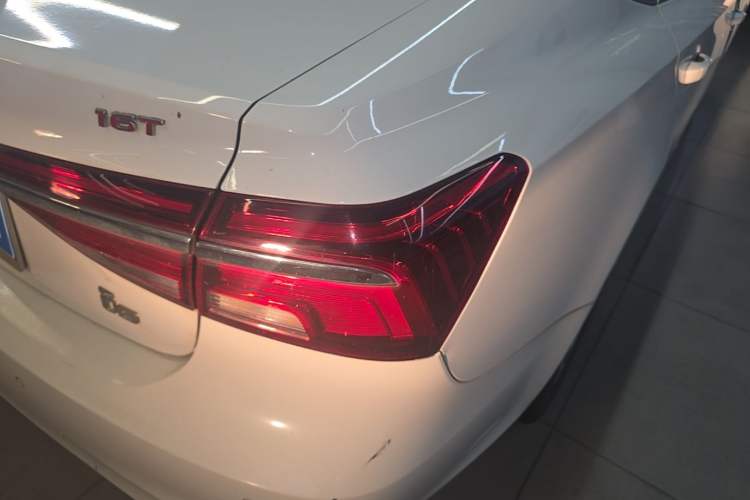 Used Roewe i6 2017 16T Manual Luxury Edition Right Rear Taillight