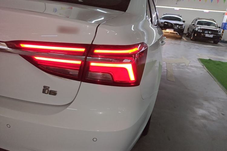 Used Roewe i6 2017 20T Automatic Flagship Edition Right Rear Taillight