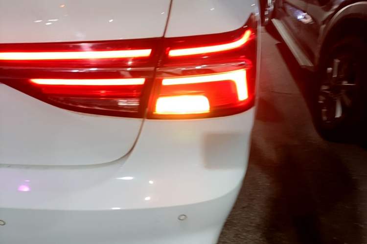 Used Roewe i6 2017 20T Automatic Internet Smart Edition Right Rear Taillight