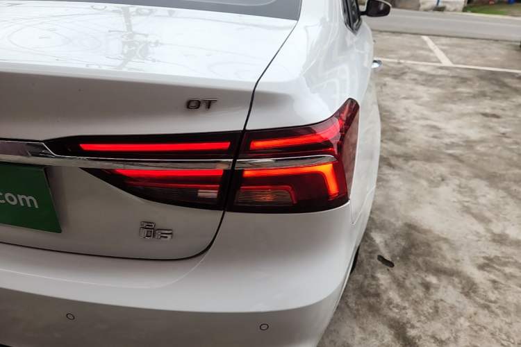 Used Roewe i6 2017 20T Automatic Internet Smart Edition Right Rear Taillight