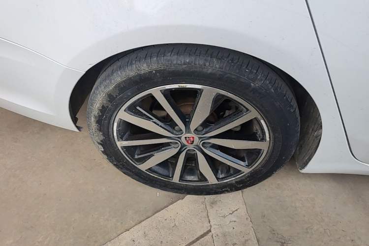 Used Roewe i6 2017 20T Automatic Internet ZhiZun Edition Right Rear Wheel Hub