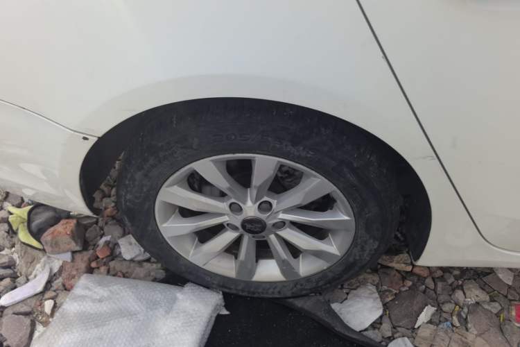 Used Roewe i6 2017 20T Automatic Flagship Edition Right Rear Wheel Hub