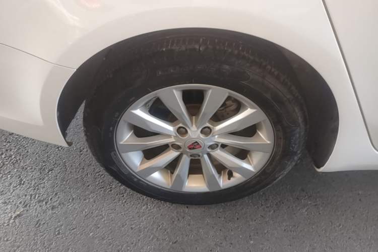 Used Roewe i6 2017 20T Automatic Flagship Edition Right Rear Wheel Hub