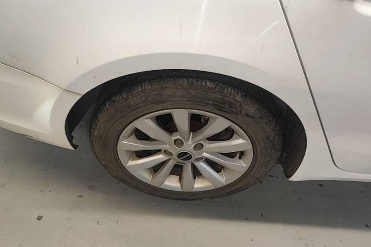 Used Roewe i6 2017 20T Automatic Internet Smart Edition Right Rear Wheel Hub
