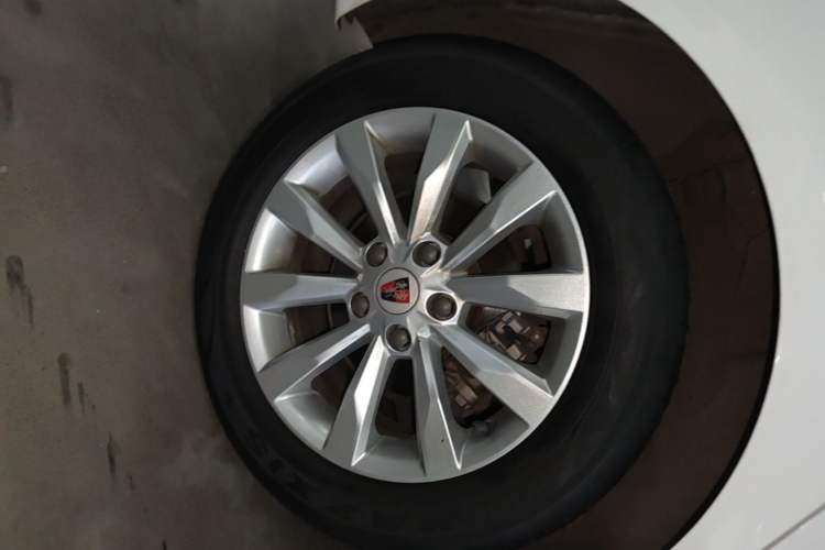 Used Roewe i6 2017 20T Automatic Flagship Edition Right Rear Wheel Hub