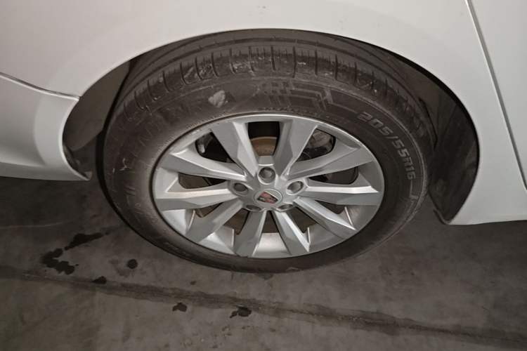 Used Roewe i6 2017 20T Automatic Flagship Edition Right Rear Wheel Hub