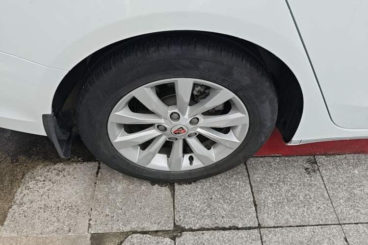 Used Roewe i6 2017 20T Automatic Flagship Edition Right Rear Wheel Hub