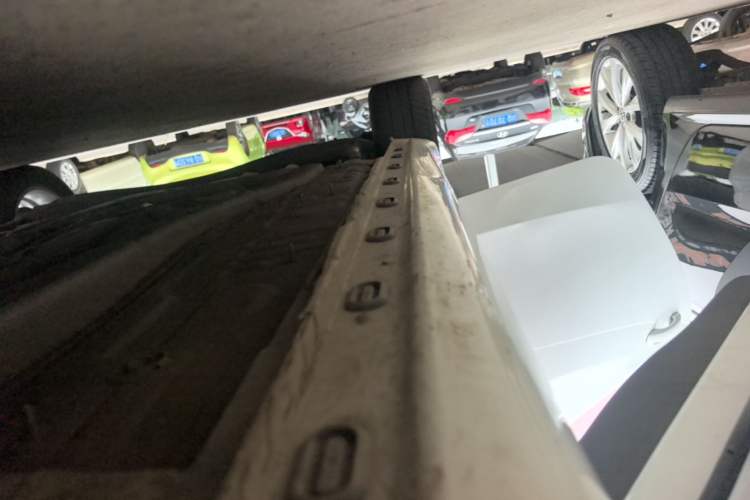 Used Roewe i6 2017 20T Manual Luxury Edition Right Side Sill