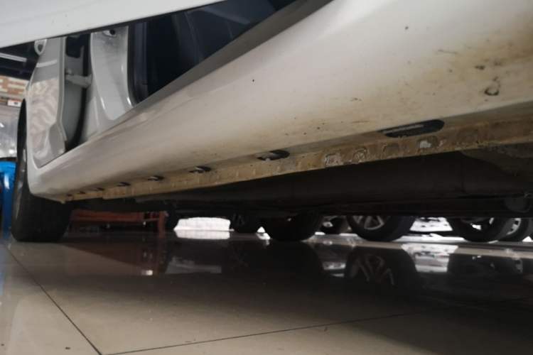 Used Roewe i6 2017 20T Automatic Flagship Edition Right Side Sill
