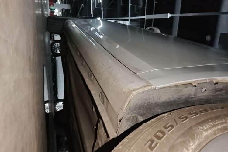 Used Roewe i6 2017 20T Automatic Flagship Edition Right Side Sill