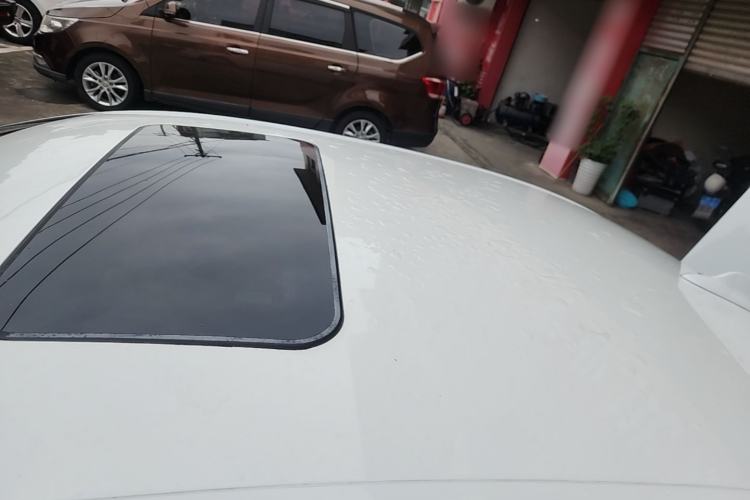 Used Roewe i6 2017 20T Automatic Internet Smart Edition Roof