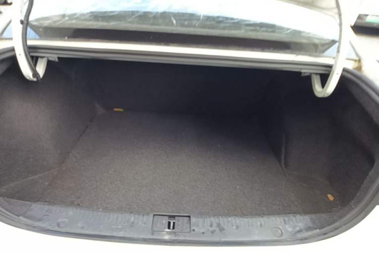 Used Roewe i6 2017 20T Manual Luxury Edition Trunk