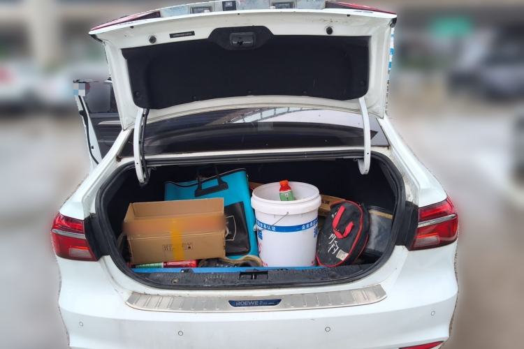 Used Roewe i6 2017 20T Automatic Internet Smart Edition Trunk