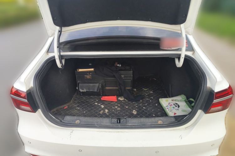 Used Roewe i6 2017 20T Automatic Internet Smart Edition Trunk
