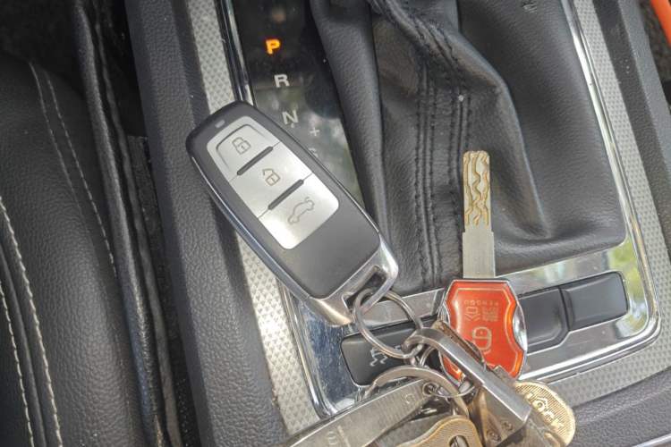 Used Roewe i6 2017 20T Automatic Internet Smart Edition Vehicle Key