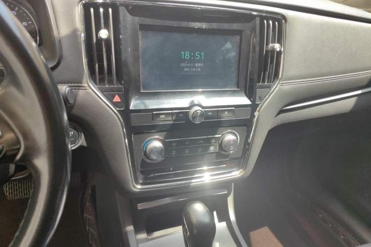 Used Roewe i6 2018 20T Automatic Flagship Edition Audio And AC Panel
