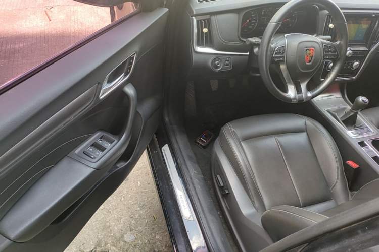 Used Roewe i6 2018 20T Manual Luxury Edition Driver Seat