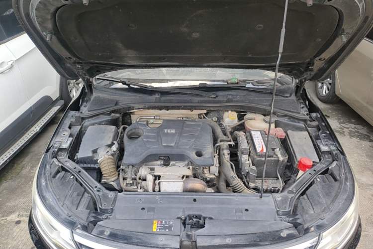 Used Roewe i6 2018 20T Manual Luxury Edition Engine Bay