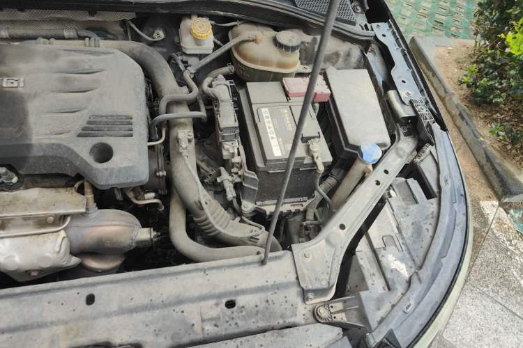 Used Roewe i6 2018 20T Automatic Flagship Edition Engine Bay Left