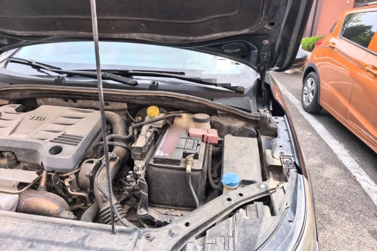 Used Roewe i6 2018 20T Automatic Flagship Edition Engine Bay Left