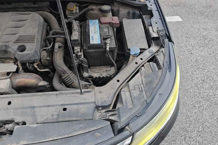 Used Roewe i6 2018 20T Automatic Internet Smart Edition Engine Bay Left