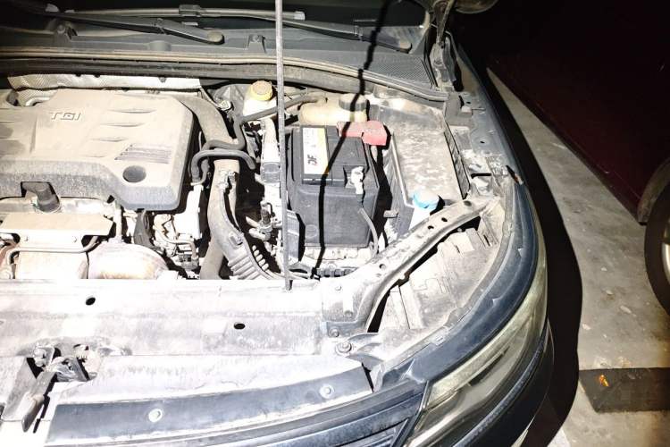 Used Roewe i6 2018 20T Automatic Flagship Edition Engine Bay Left