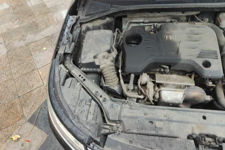 Used Roewe i6 2018 20T Automatic Flagship Edition Engine Bay Right