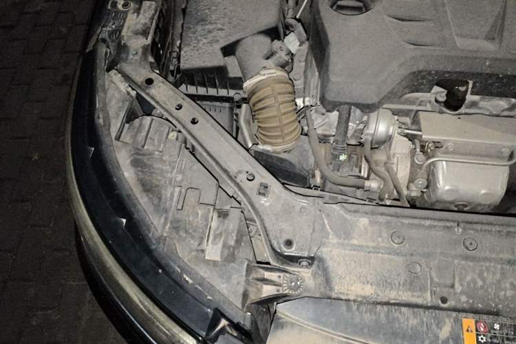 Used Roewe i6 2018 20T Automatic Internet Smart Edition Engine Bay Right