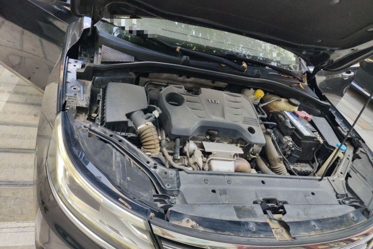 Used Roewe i6 2018 20T Automatic Internet ZhiZun Edition Engine Bay Right