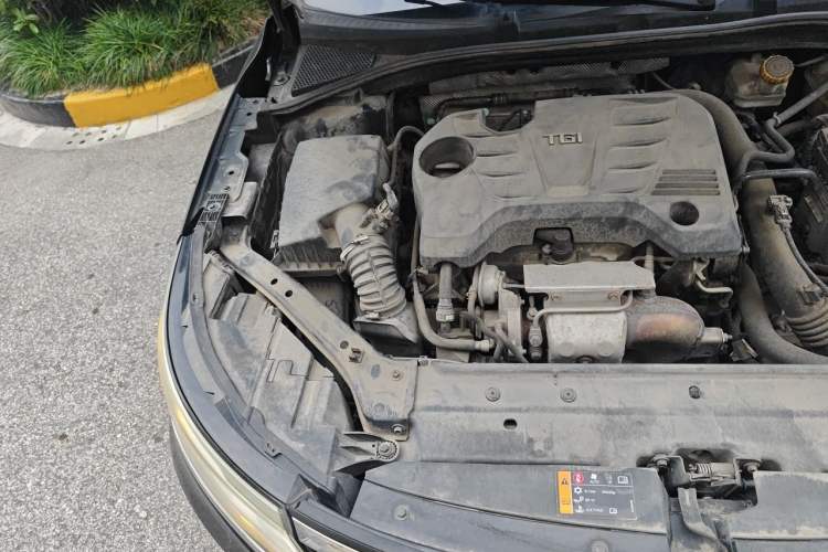 Used Roewe i6 2018 20T Automatic Internet Smart Edition Engine Bay Right