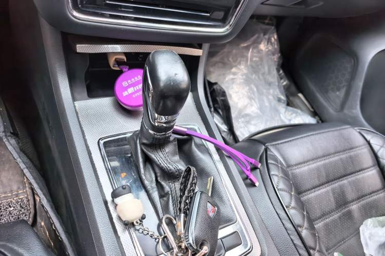 Used Roewe i6 2018 20T Automatic Flagship Edition Gear Lever