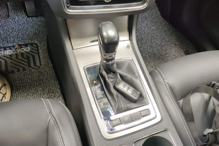 Used Roewe i6 2018 20T Automatic Internet ZhiZun Edition Gear Lever