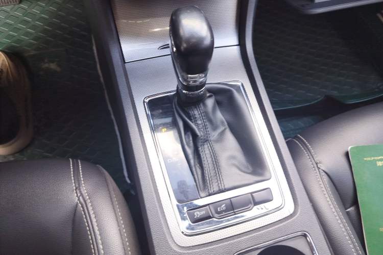 Used Roewe i6 2018 20T Automatic Flagship Edition Gear Lever