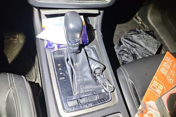 Used Roewe i6 2018 20T Automatic Flagship Edition Gear Lever